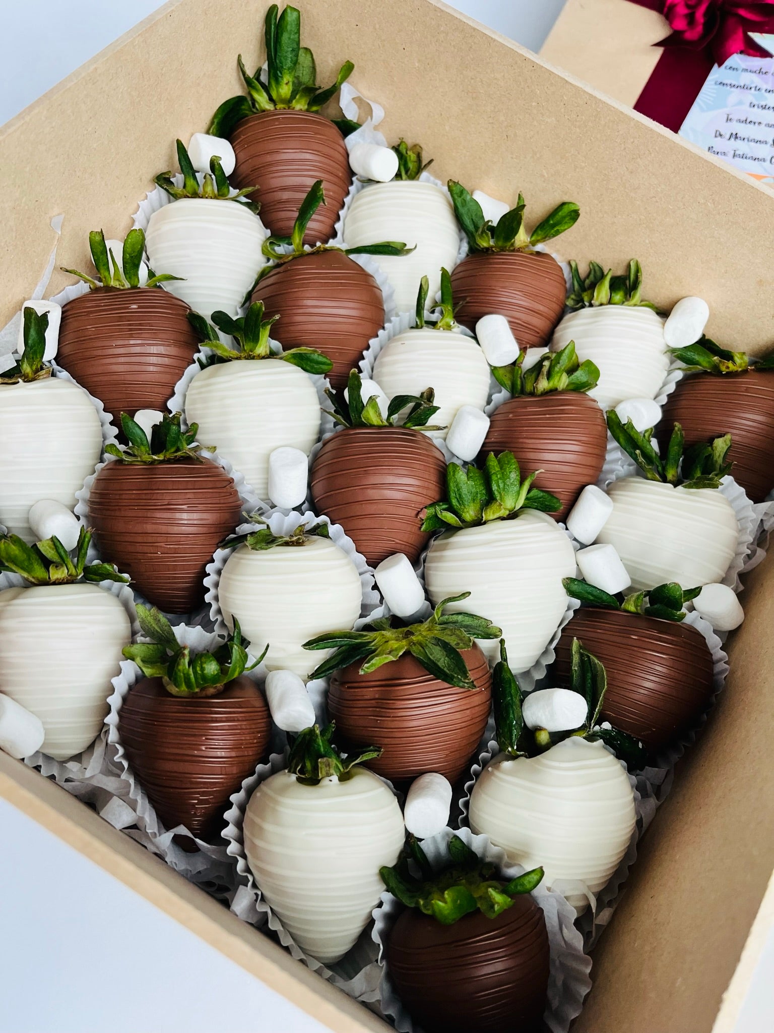 Grand Luxe Chocolate Strawberry Box
