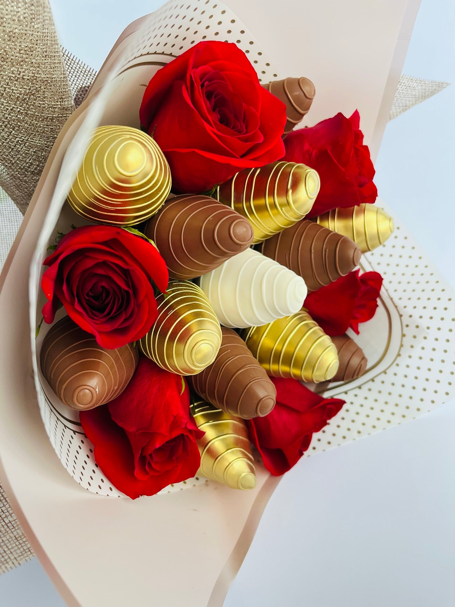 Luxury Rose & Gold Chocolate Strawberry Bouquet